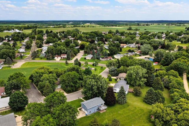 401 Linda Road, Mount Horeb, WI 53572