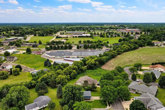 401 Linda Road, Mount Horeb, WI 53572
