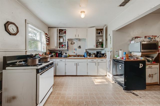132 San Saba Avenue, Benbrook, TX 76126