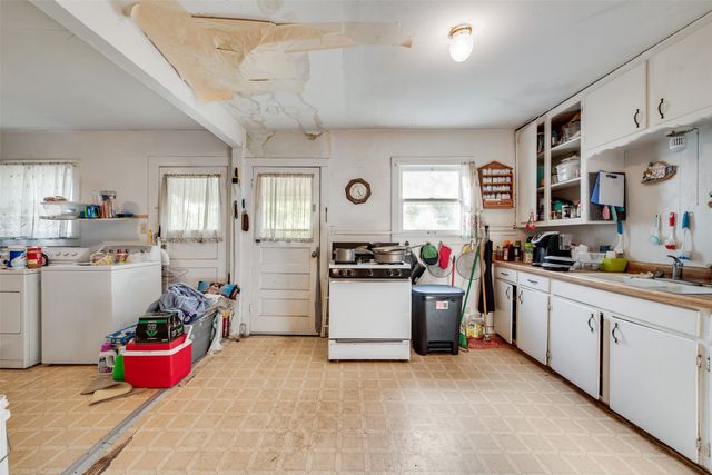 132 San Saba Avenue, Benbrook, TX 76126