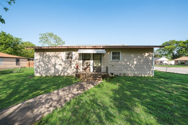 132 San Saba Avenue, Benbrook, TX 76126