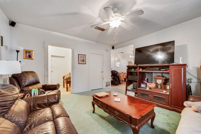 132 San Saba Avenue, Benbrook, TX 76126