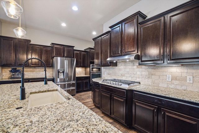 6915 Brewster Lane, Missouri City, TX 77459