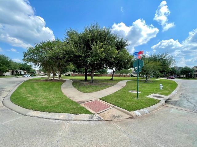 6915 Brewster Lane, Missouri City, TX 77459