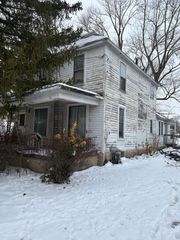422 E Ash Street, Watseka, IL 60970