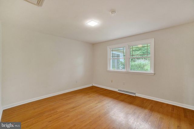 385 TRI HILL DR, York, PA 17403