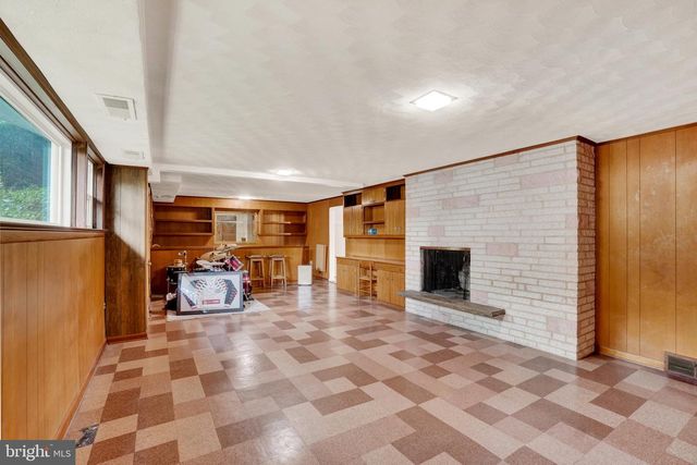 385 TRI HILL DR, York, PA 17403