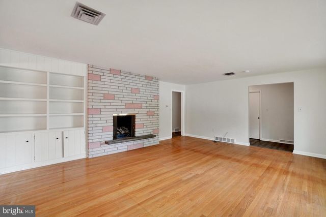 385 TRI HILL DR, York, PA 17403