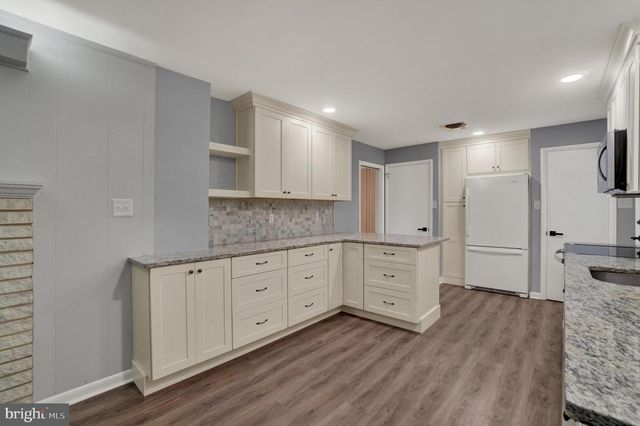 385 TRI HILL DR, York, PA 17403