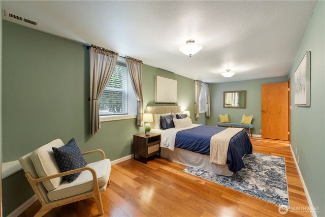 23305 98th Avenue S, Kent, WA 98031