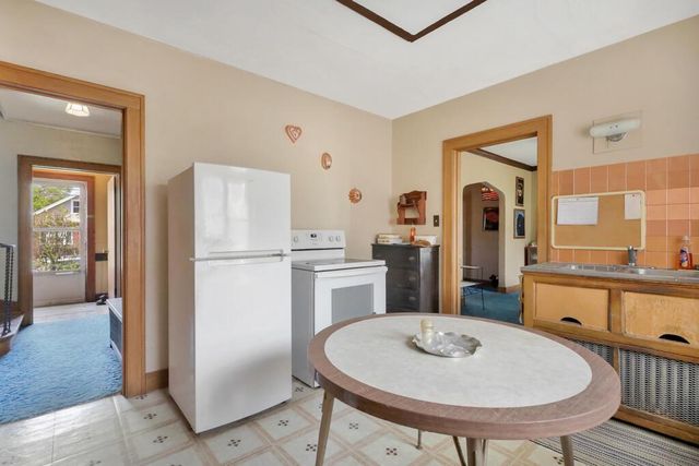 1107 Columbus STREET, Manitowoc, WI 54220