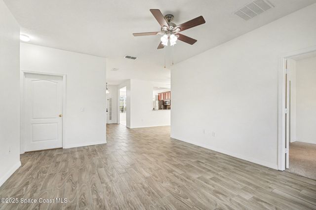 4366 Fitzroy Reef Drive, Mims, FL 32754