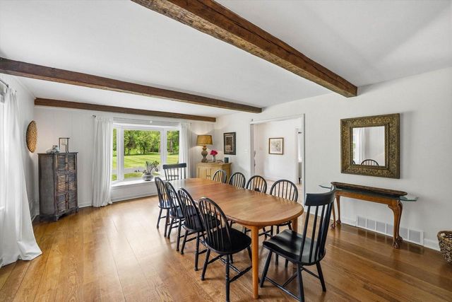 9431 W Hawthorne ROAD, Mequon, WI 53097
