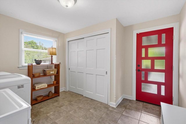 9431 W Hawthorne ROAD, Mequon, WI 53097