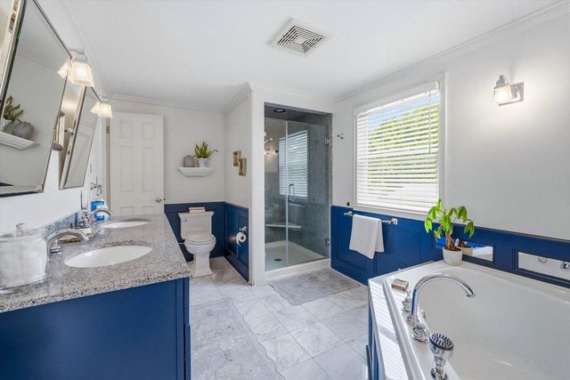 9431 W Hawthorne ROAD, Mequon, WI 53097