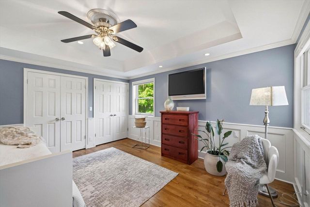 9431 W Hawthorne ROAD, Mequon, WI 53097