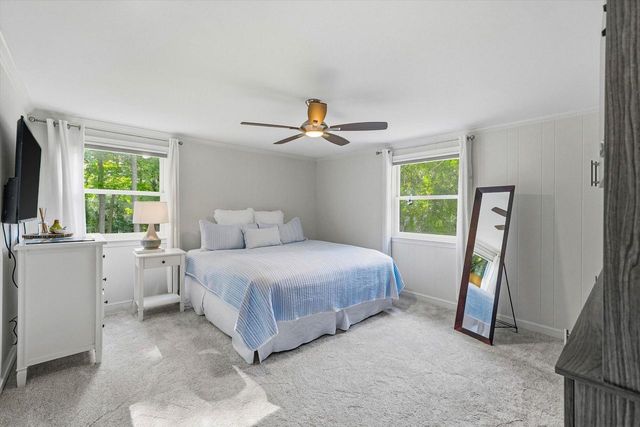 9431 W Hawthorne ROAD, Mequon, WI 53097