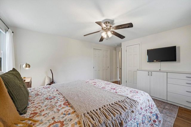 9431 W Hawthorne ROAD, Mequon, WI 53097