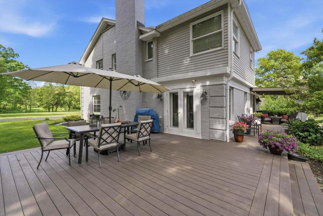 9431 W Hawthorne ROAD, Mequon, WI 53097