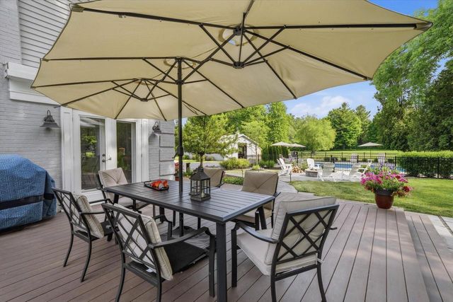 9431 W Hawthorne ROAD, Mequon, WI 53097