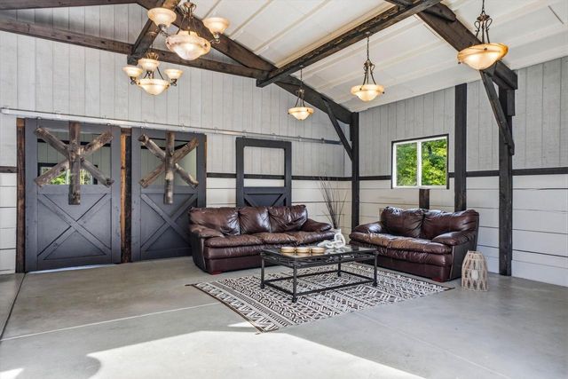 9431 W Hawthorne ROAD, Mequon, WI 53097
