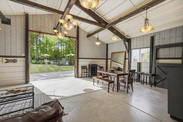 9431 W Hawthorne ROAD, Mequon, WI 53097