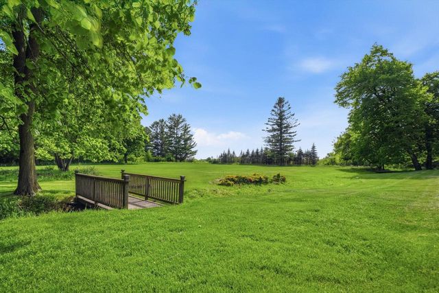 9431 W Hawthorne ROAD, Mequon, WI 53097