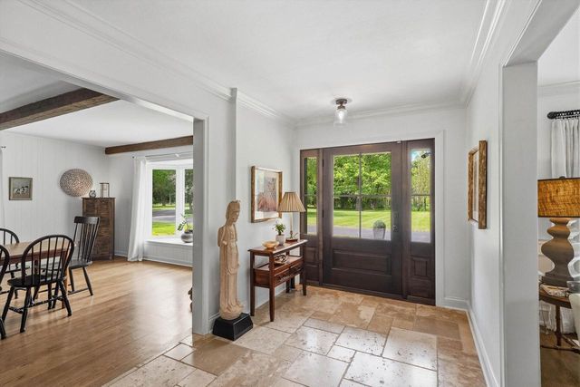 9431 W Hawthorne ROAD, Mequon, WI 53097