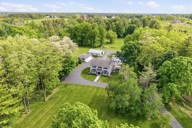 9431 W Hawthorne ROAD, Mequon, WI 53097