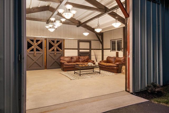 9431 W Hawthorne ROAD, Mequon, WI 53097