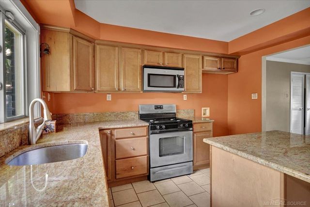 21940 Ulrich Street, Clinton Twp, MI 48036