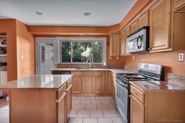 21940 Ulrich Street, Clinton Twp, MI 48036