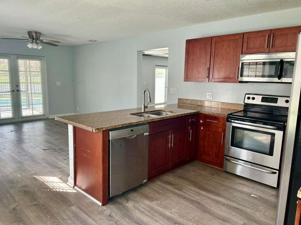 Image 5 of property listing at 12420 SUMMER SPRINGS DRIVE, Boynton Beach, FL 33437