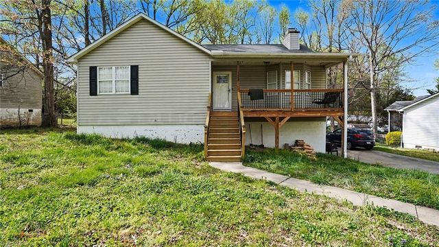 128 Meadow Wood Drive, Thomasville, NC 27360