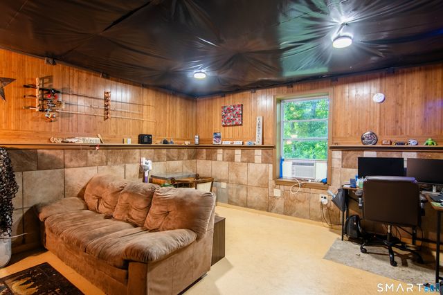 37 Lake Street, Ledyard, CT 06339