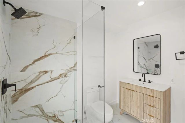 7010 Lennox Avenue C, Van Nuys, CA 91405