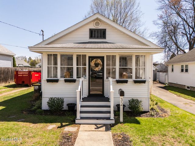 32 Hudson Avenue, Colonie, NY 12205