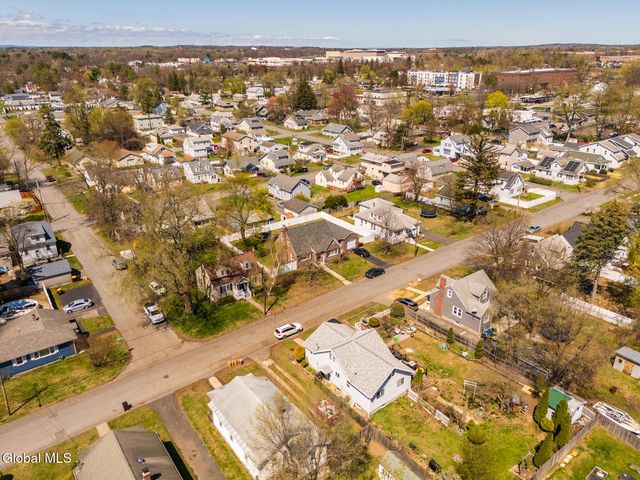 32 Hudson Avenue, Colonie, NY 12205