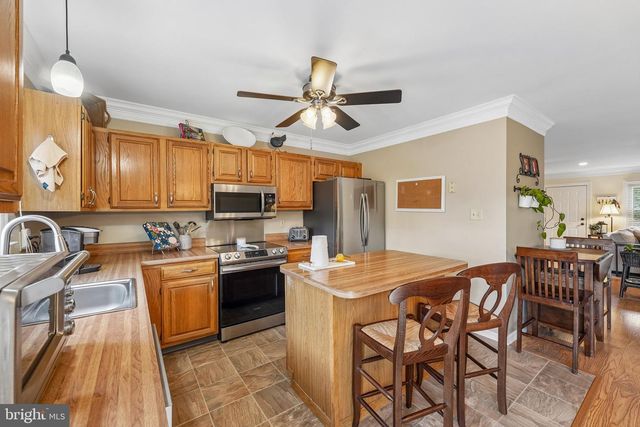 154 LAFAYETTE CT, Trappe, PA 19426