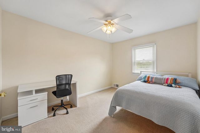 154 LAFAYETTE CT, Trappe, PA 19426