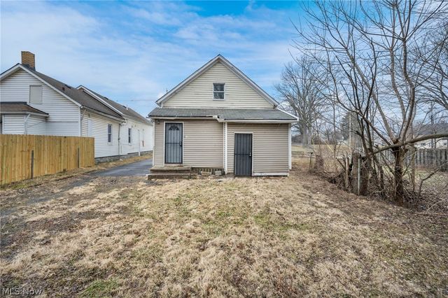 3667 E 61st Street, Cleveland, OH 44105