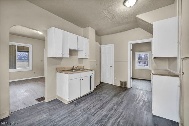 3667 E 61st Street, Cleveland, OH 44105