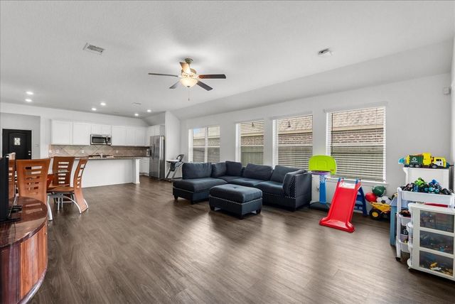 630 Harbor Colony Lane, La Marque, TX 77568