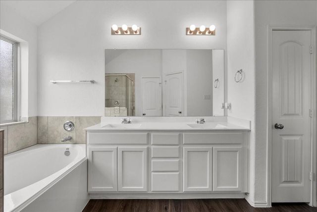 630 Harbor Colony Lane, La Marque, TX 77568