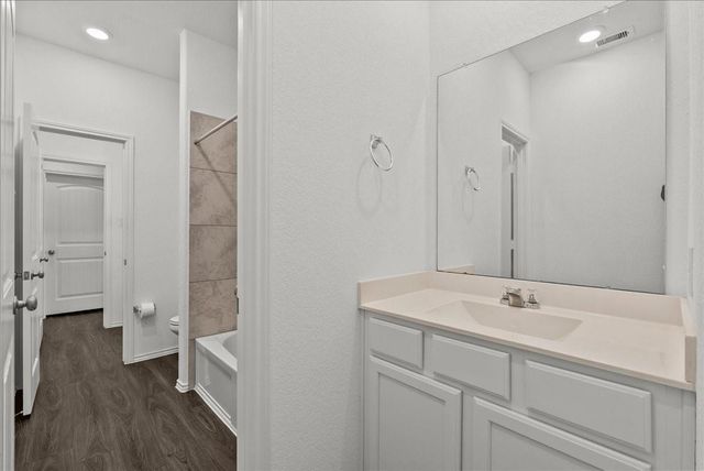630 Harbor Colony Lane, La Marque, TX 77568