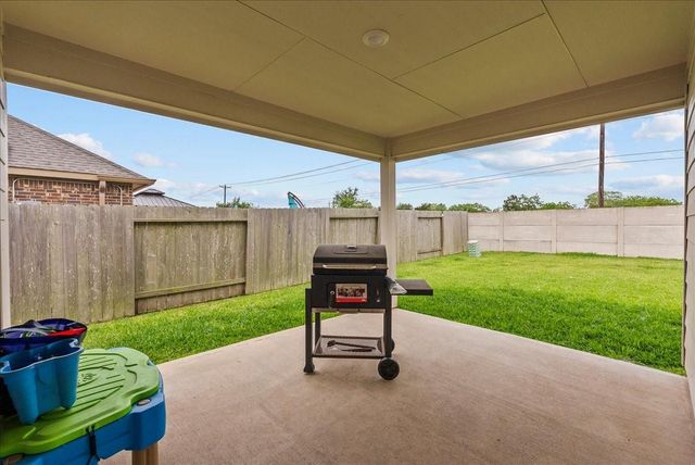 630 Harbor Colony Lane, La Marque, TX 77568