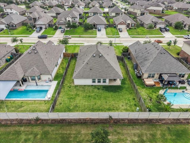630 Harbor Colony Lane, La Marque, TX 77568