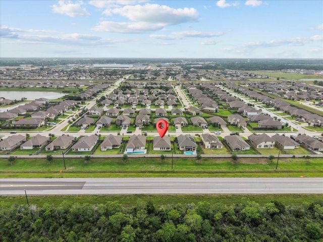 630 Harbor Colony Lane, La Marque, TX 77568