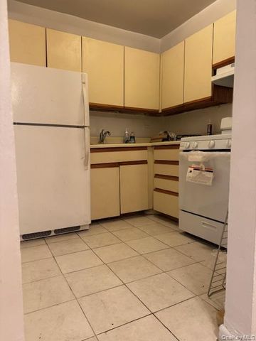 8330 Vietor Avenue 306, Elmhurst, NY 11373
