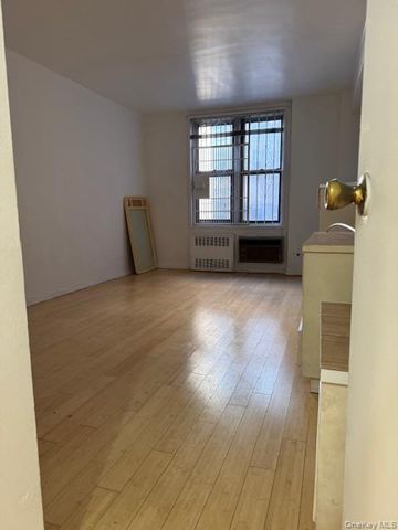 8330 Vietor Avenue 306, Elmhurst, NY 11373
